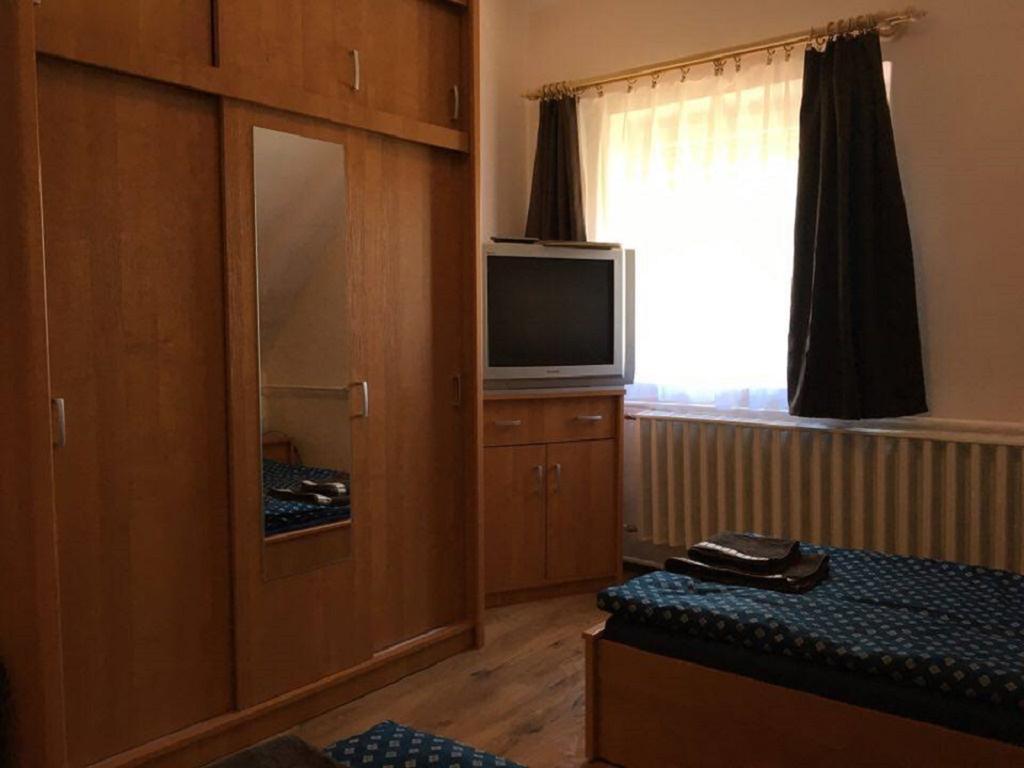 Fitt Maganszallashely Sásd Esterno foto