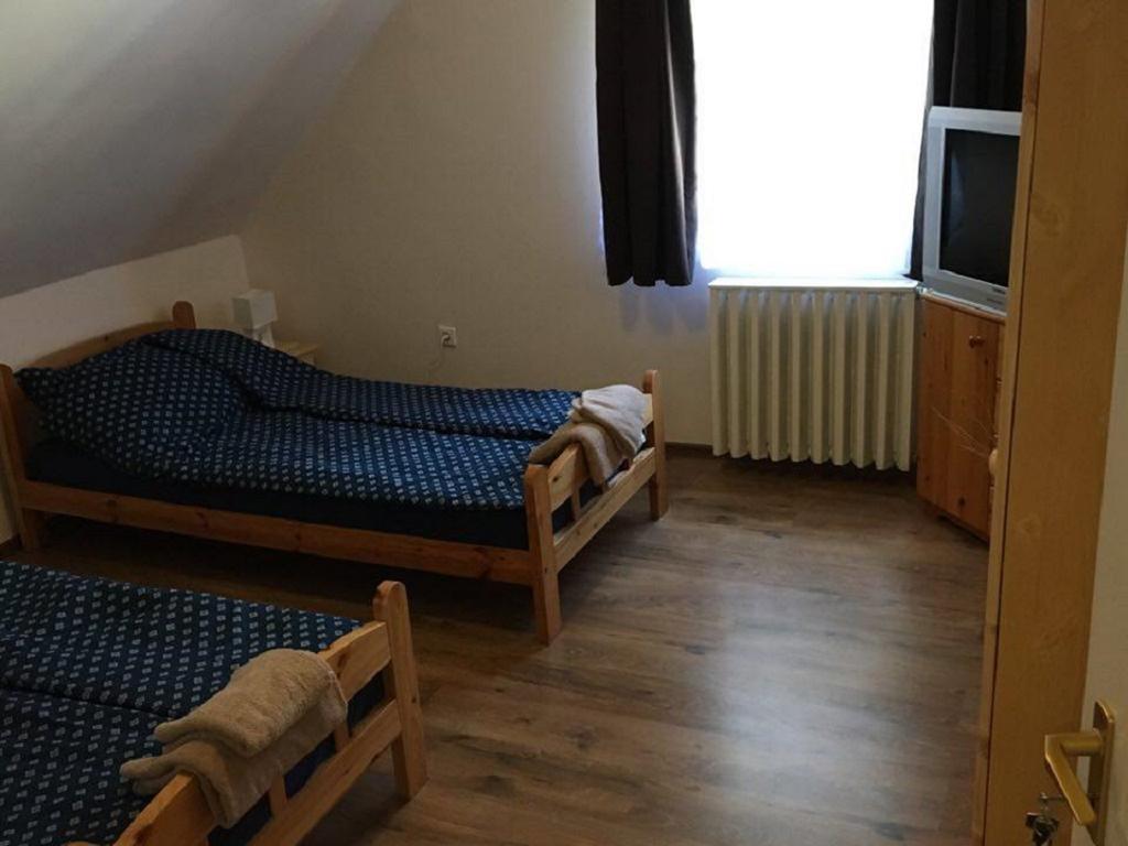 Fitt Maganszallashely Sásd Esterno foto