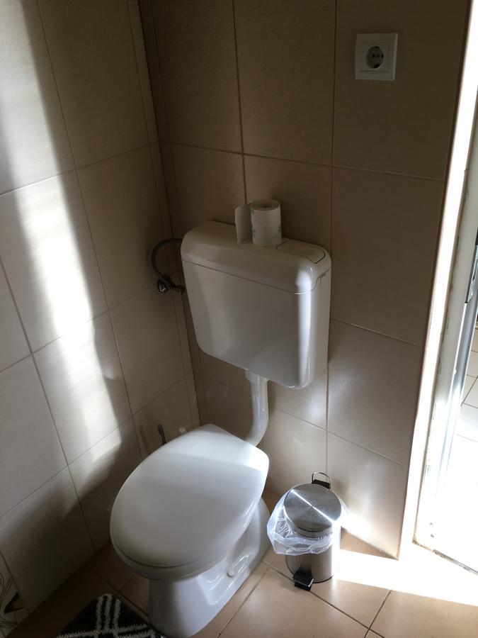 Fitt Maganszallashely Sásd Esterno foto