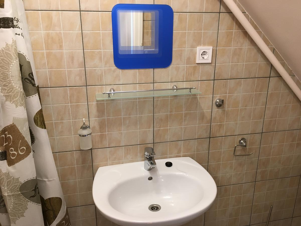 Fitt Maganszallashely Sásd Esterno foto